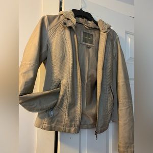 ✔️✔️SOLDD Maurices Faux Leather